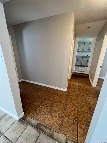 319 Harding Pl Unit 2, San Antonio, TX 78203