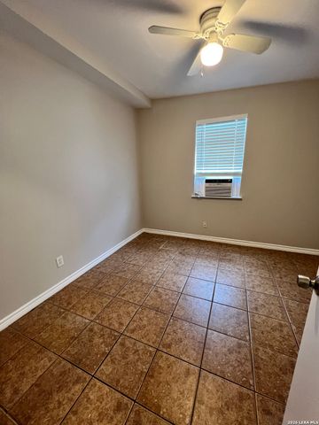 319 Harding Pl Unit 2, San Antonio, TX 78203