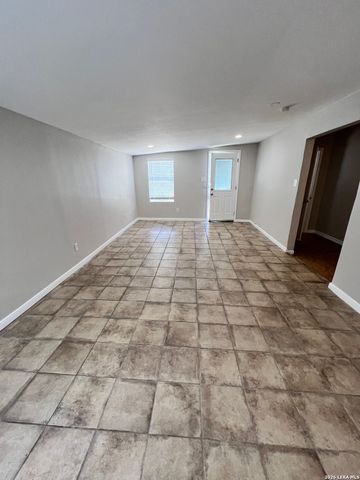319 Harding Pl Unit 2, San Antonio, TX 78203