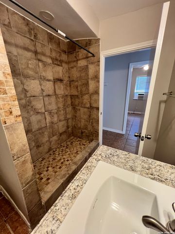319 Harding Pl Unit 2, San Antonio, TX 78203