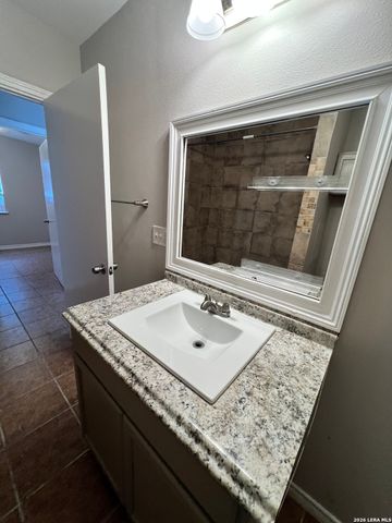 319 Harding Pl Unit 2, San Antonio, TX 78203