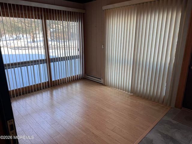 134 Amberly Drive E, Manalapan, NJ 07726