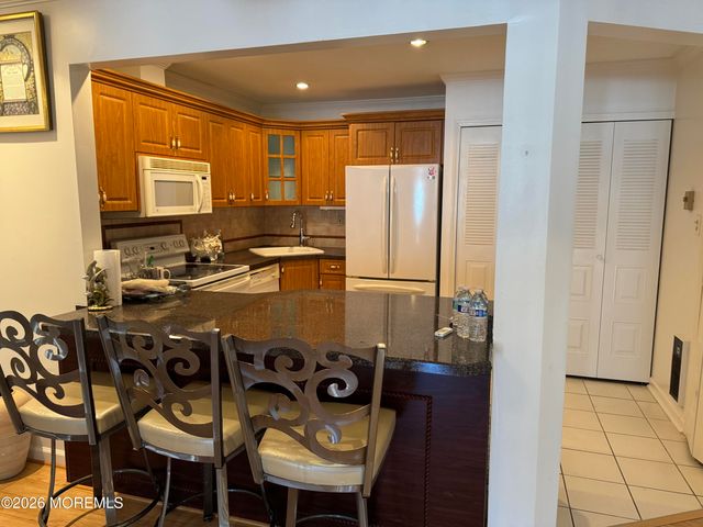 134 Amberly Drive E, Manalapan, NJ 07726