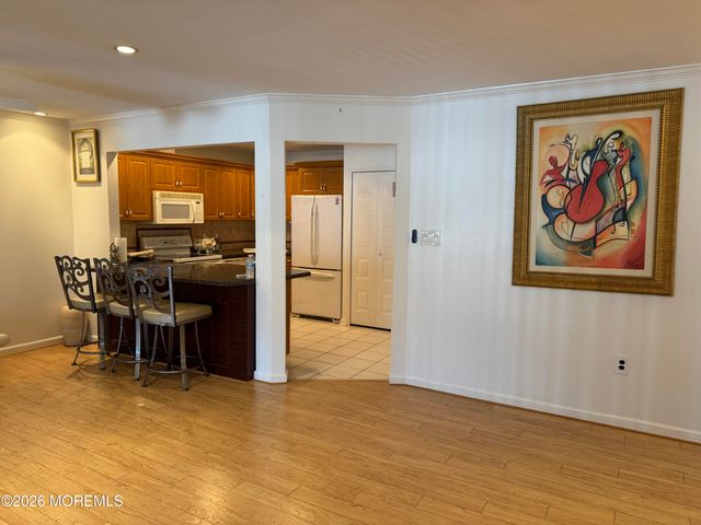 134 Amberly Drive E, Manalapan, NJ 07726
