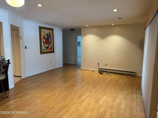 134 Amberly Drive E, Manalapan, NJ 07726