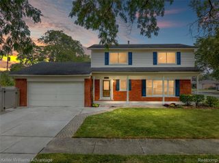 11285 Hanover Drive, Warren, MI 48093