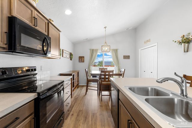 12822 Carkhill St, Caldwell, ID 83607