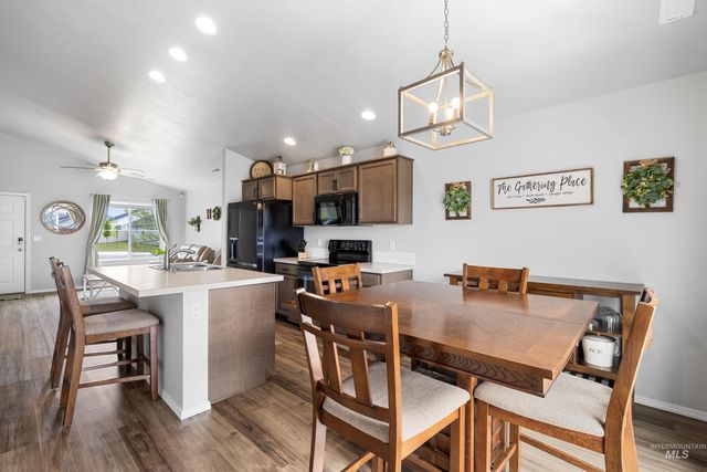 12822 Carkhill St, Caldwell, ID 83607