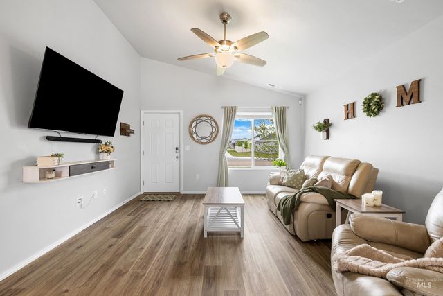 12822 Carkhill St, Caldwell, ID 83607