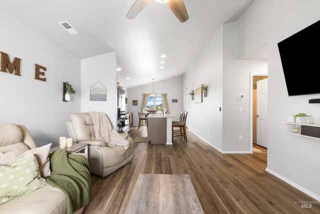 12822 Carkhill St, Caldwell, ID 83607