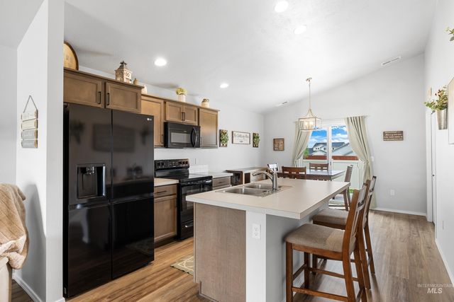 12822 Carkhill St, Caldwell, ID 83607