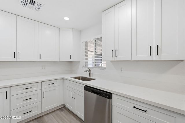 625 S SAGUARO Drive, Apache Junction, AZ 85120