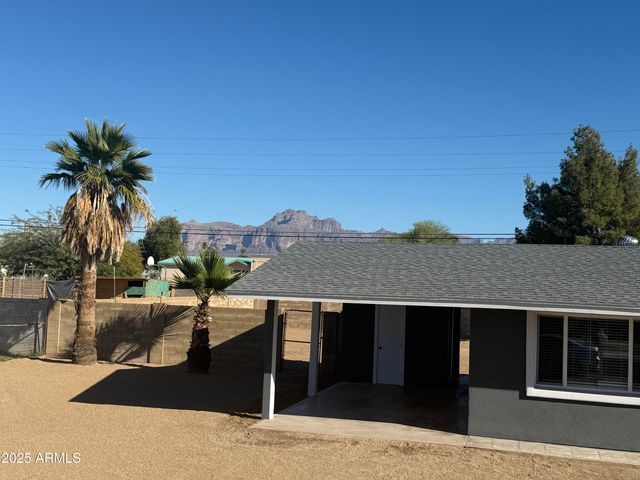 625 S SAGUARO Drive, Apache Junction, AZ 85120