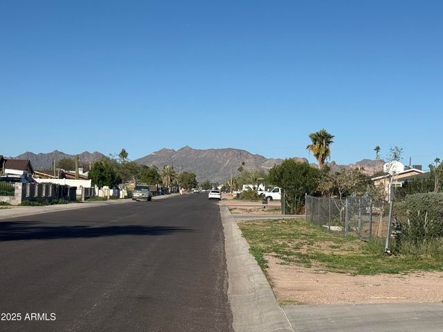 625 S SAGUARO Drive, Apache Junction, AZ 85120