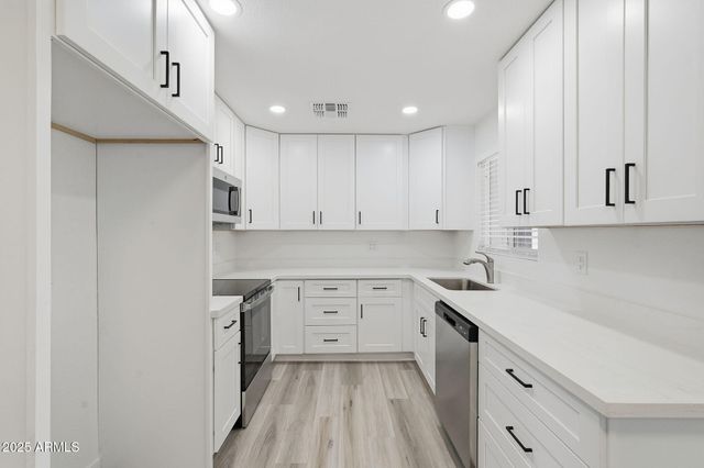 625 S SAGUARO Drive, Apache Junction, AZ 85120