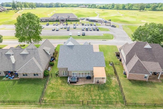 235 FAIROAKS DR, Oakland, TN 38060