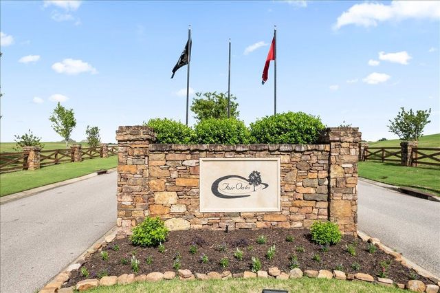 235 FAIROAKS DR, Oakland, TN 38060