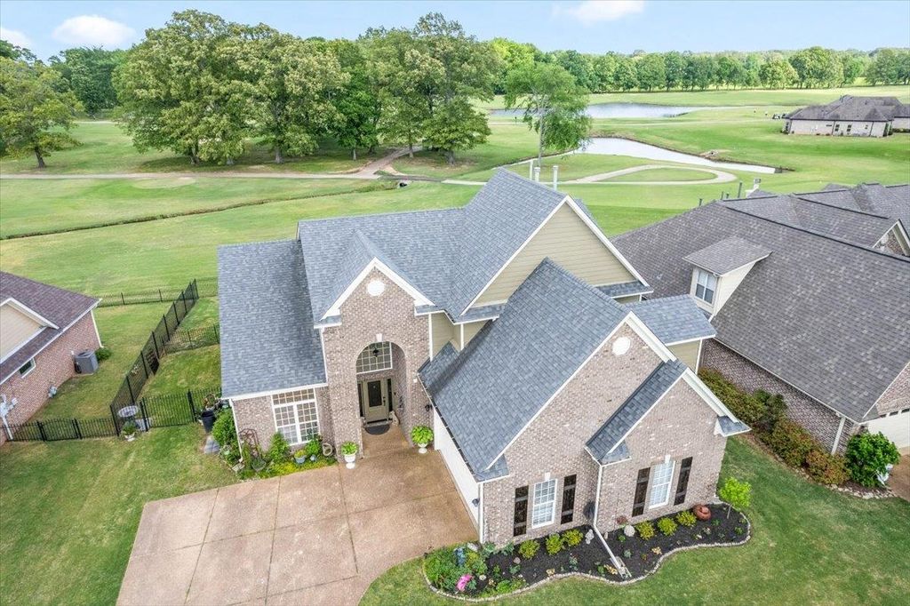 235 FAIROAKS DR, Oakland, TN 38060