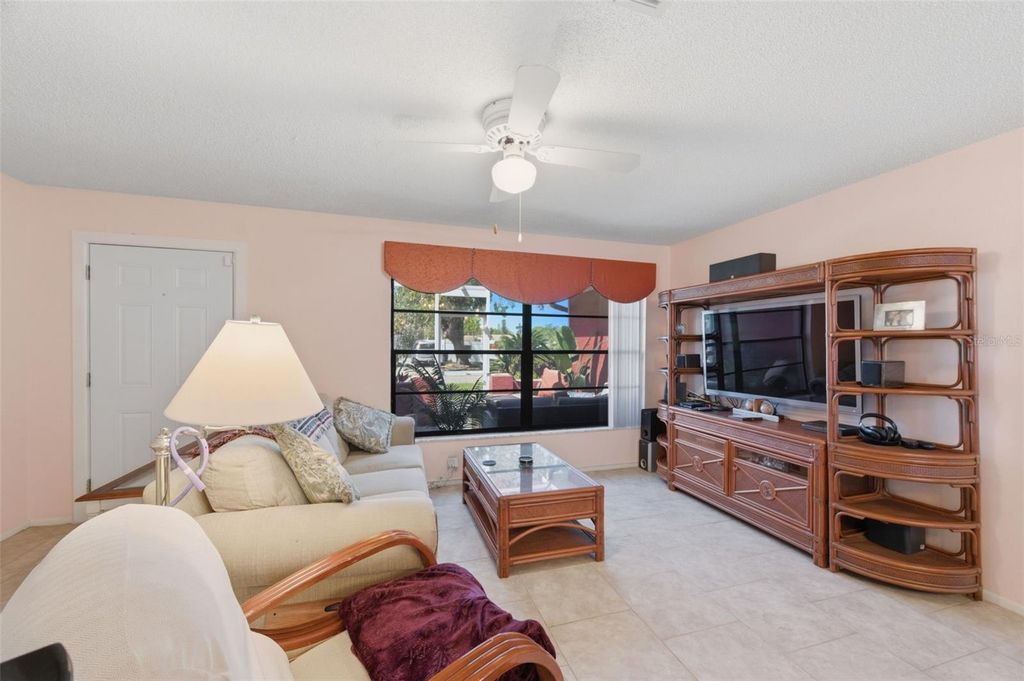 Image 33 of property listing at 1102 SPRINGTIME DRIVE, Holiday, FL 34691