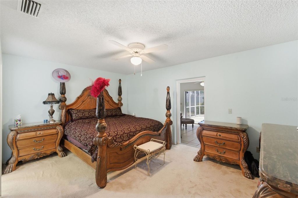 Image 7 of property listing at 1102 SPRINGTIME DRIVE, Holiday, FL 34691