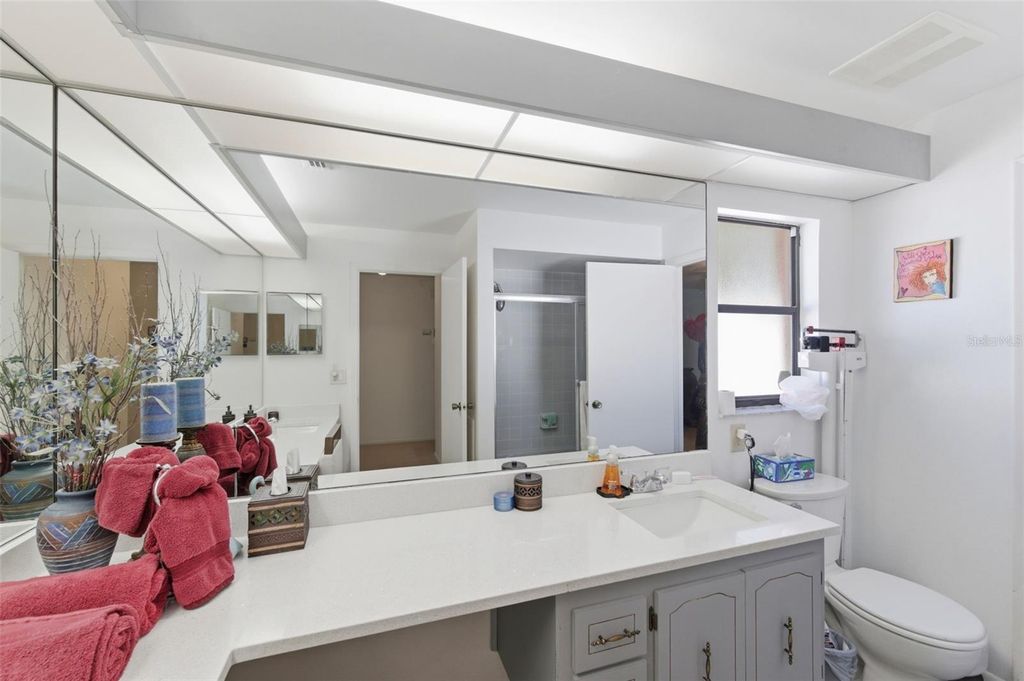 Image 10 of property listing at 1102 SPRINGTIME DRIVE, Holiday, FL 34691