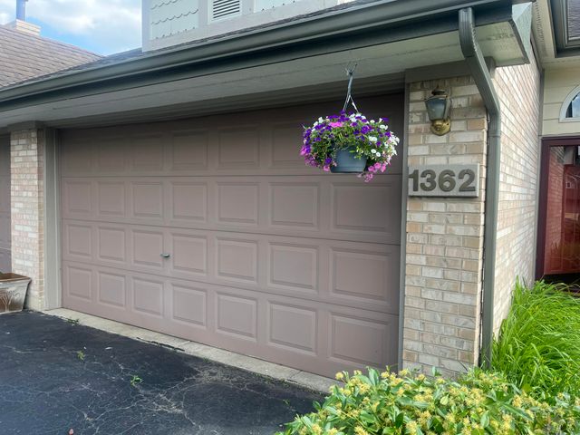 1362 W 94th Court, Crown Point, IN 46307