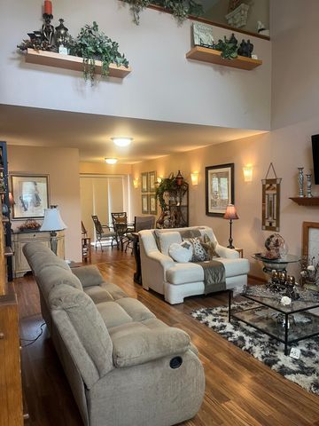 1362 W 94th Court, Crown Point, IN 46307