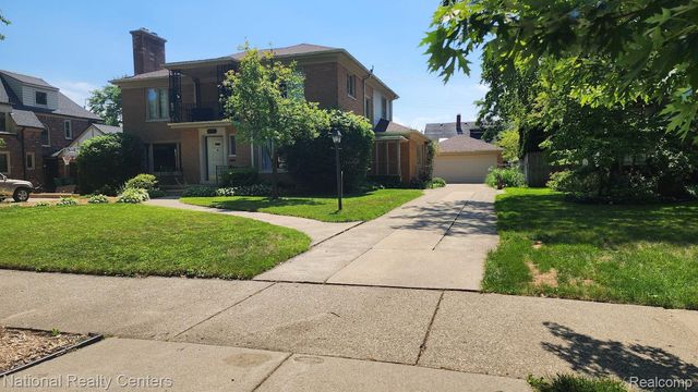 821 Pemberton Road, Grosse Pointe Park, MI 48230