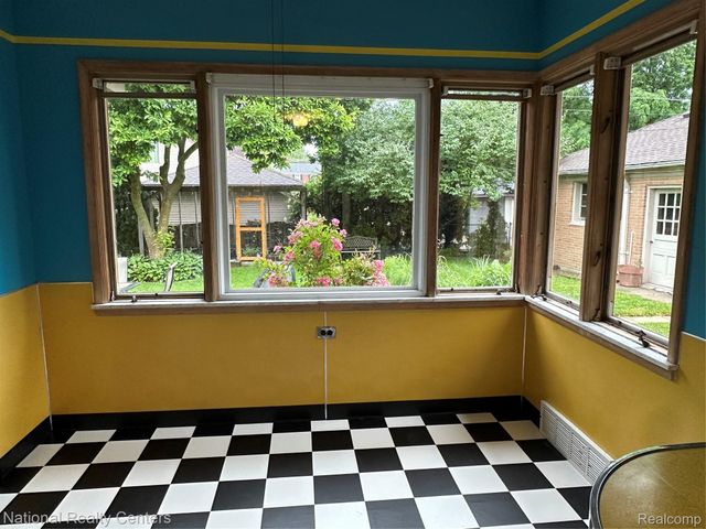 821 Pemberton Road, Grosse Pointe Park, MI 48230