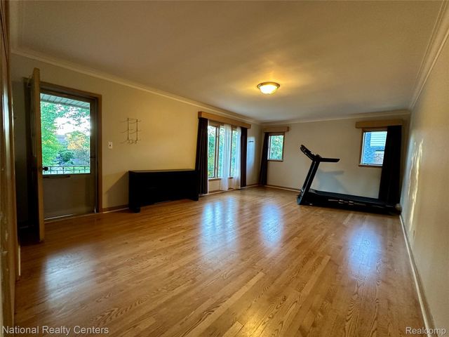 821 Pemberton Road, Grosse Pointe Park, MI 48230