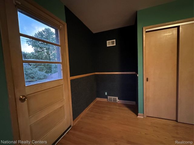 821 Pemberton Road, Grosse Pointe Park, MI 48230