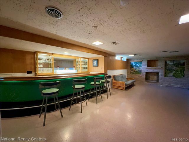 821 Pemberton Road, Grosse Pointe Park, MI 48230
