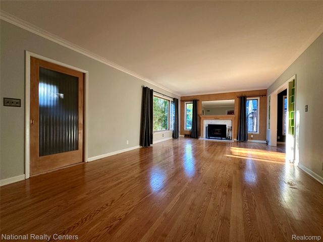 821 Pemberton Road, Grosse Pointe Park, MI 48230