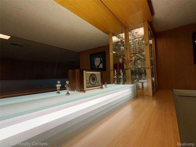 821 Pemberton Road, Grosse Pointe Park, MI 48230
