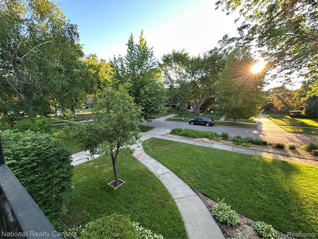 821 Pemberton Road, Grosse Pointe Park, MI 48230