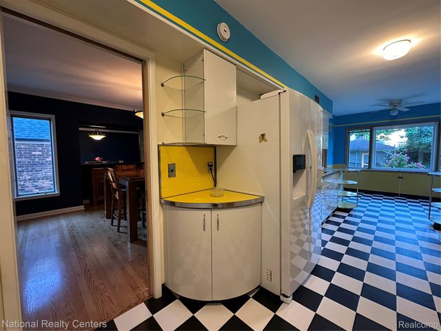 821 Pemberton Road, Grosse Pointe Park, MI 48230
