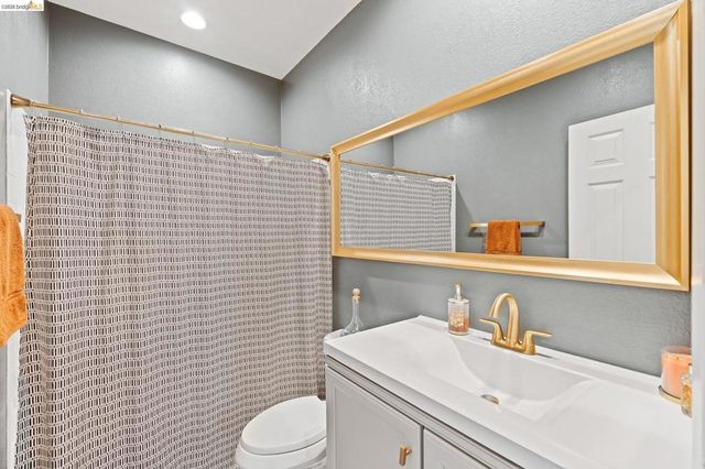 2147 Saint Andrews Ct, Discovery Bay, CA 94505
