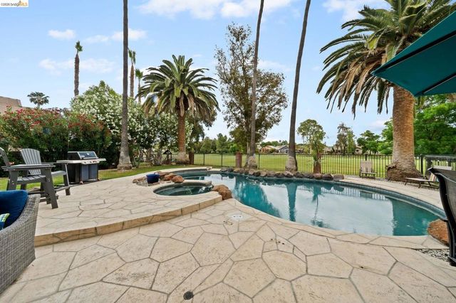2147 Saint Andrews Ct, Discovery Bay, CA 94505