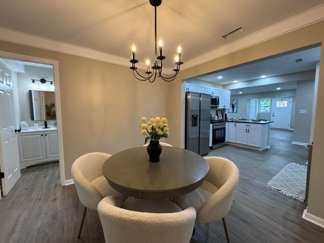 7950 S White Oak Lane, Hammond, IN 46324