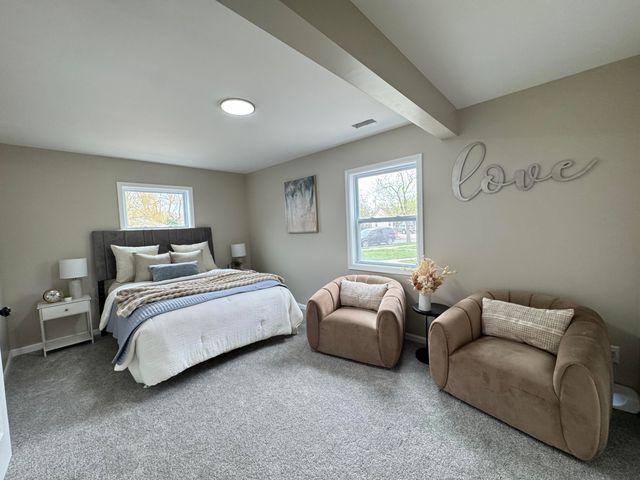 7950 S White Oak Lane, Hammond, IN 46324