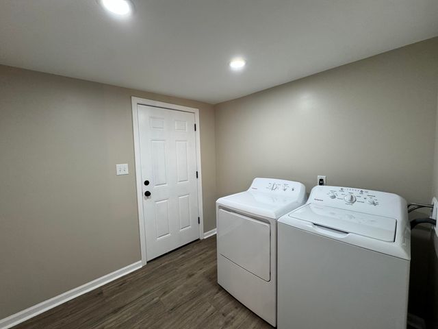7950 S White Oak Lane, Hammond, IN 46324