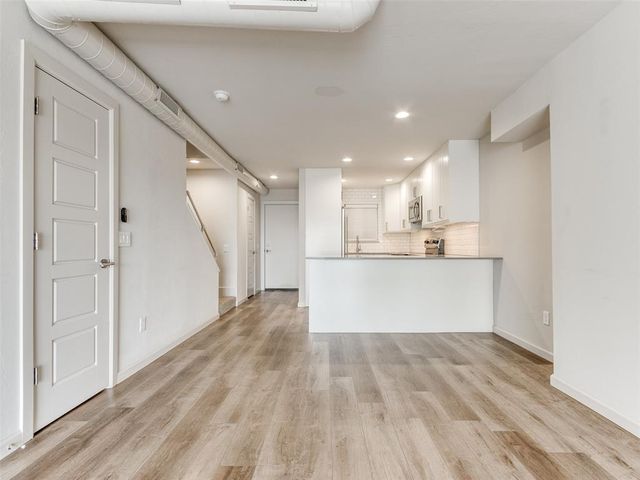 1110 Sherwood Lane 216, Nichols Hills, OK 73116