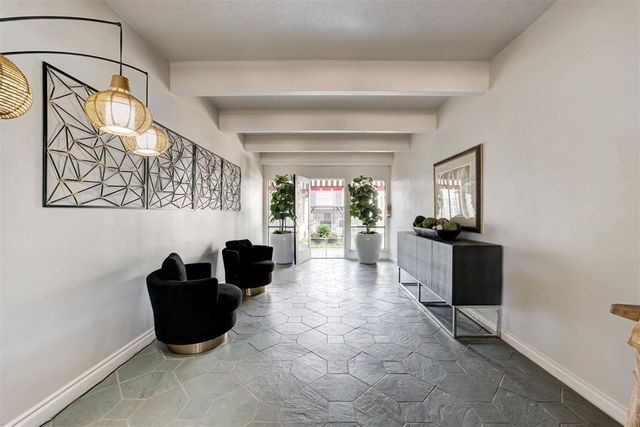 1110 Sherwood Lane 216, Nichols Hills, OK 73116