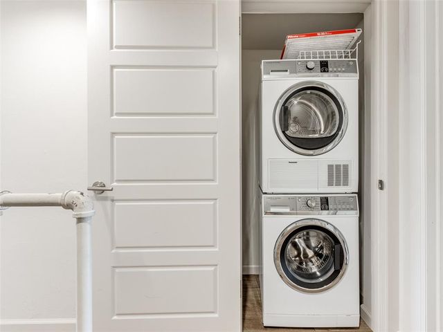 1110 Sherwood Lane 216, Nichols Hills, OK 73116