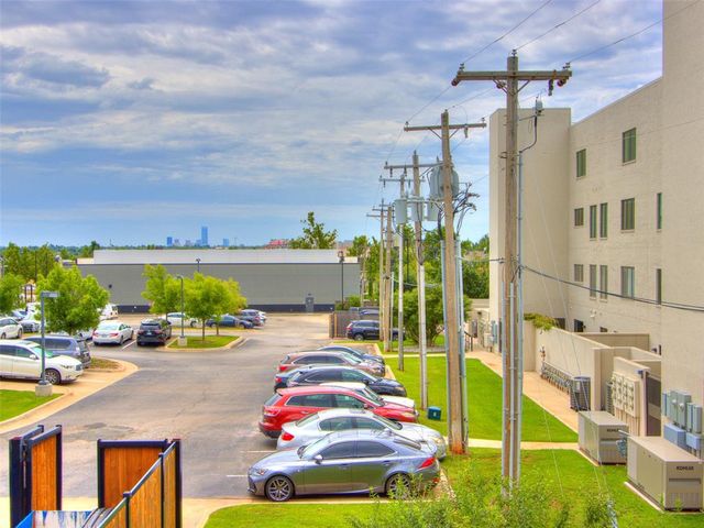 1110 Sherwood Lane 216, Nichols Hills, OK 73116