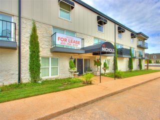1110 Sherwood Lane 216, Nichols Hills, OK 73116