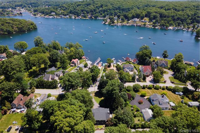 71 W Lake Boulevard, Mahopac, NY 10541