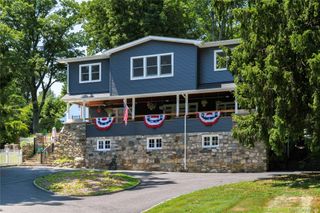 71 W Lake Boulevard, Mahopac, NY 10541