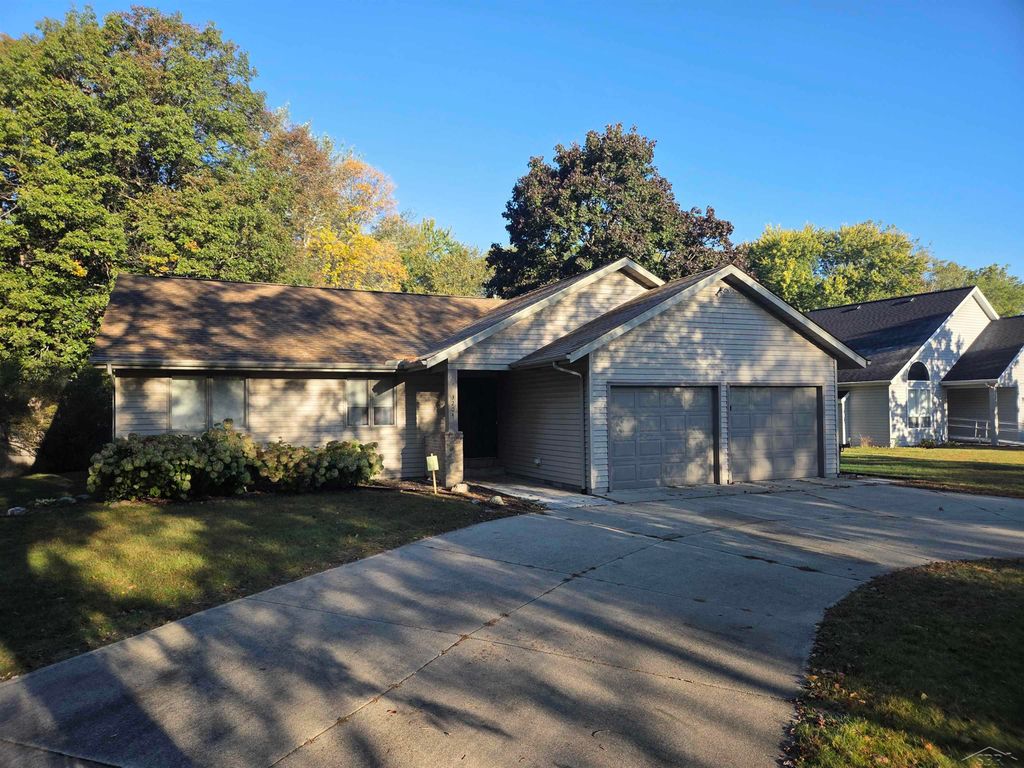3204 Gibson Street, Midland, MI 48640