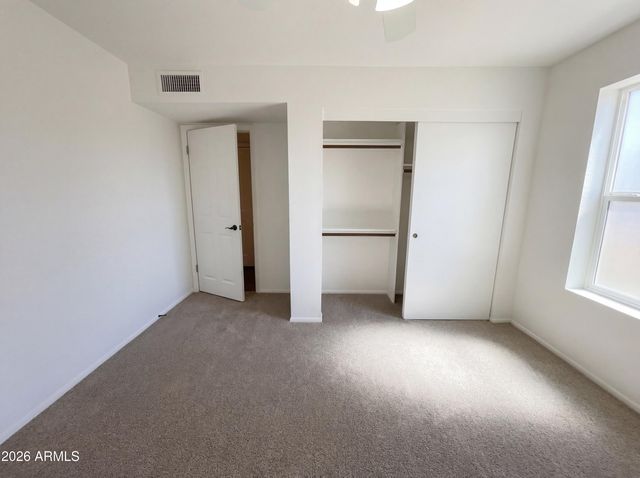 406 E BEHREND Drive, Phoenix, AZ 85024